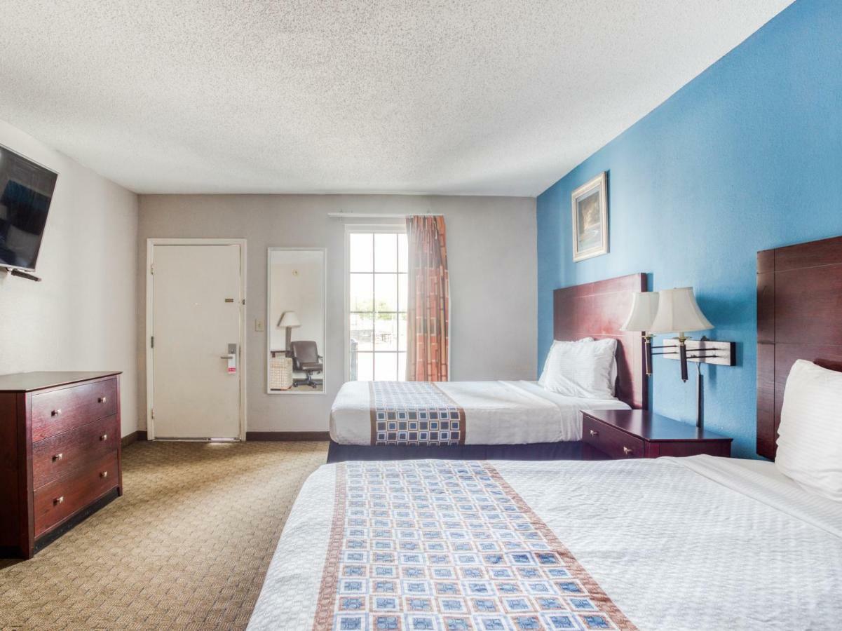 Oyo Hotel Augusta Downtown Стая снимка
