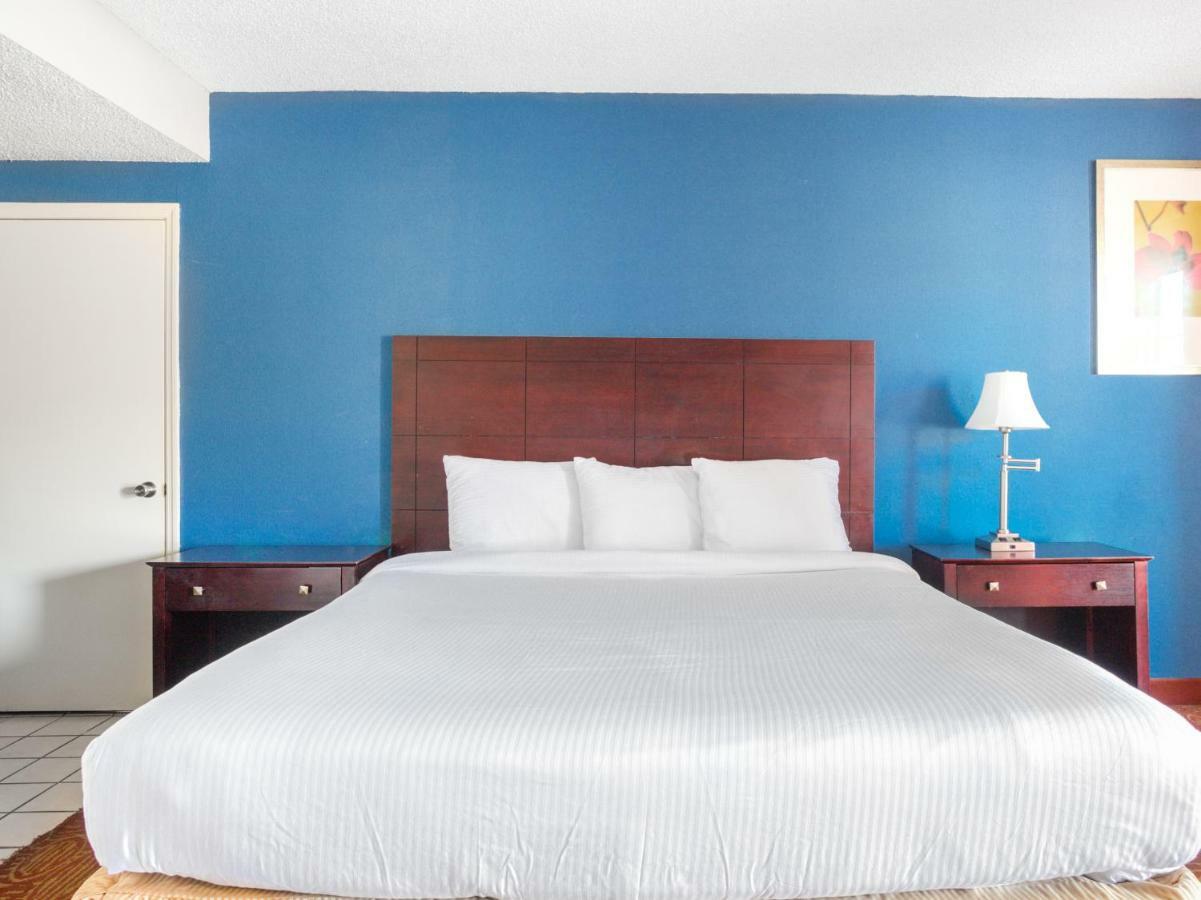 Oyo Hotel Augusta Downtown Стая снимка